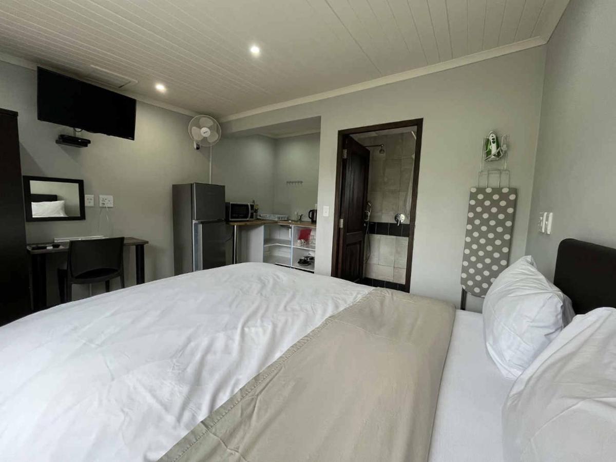 Halleria Self Catering Уайт-Ривер Экстерьер фото