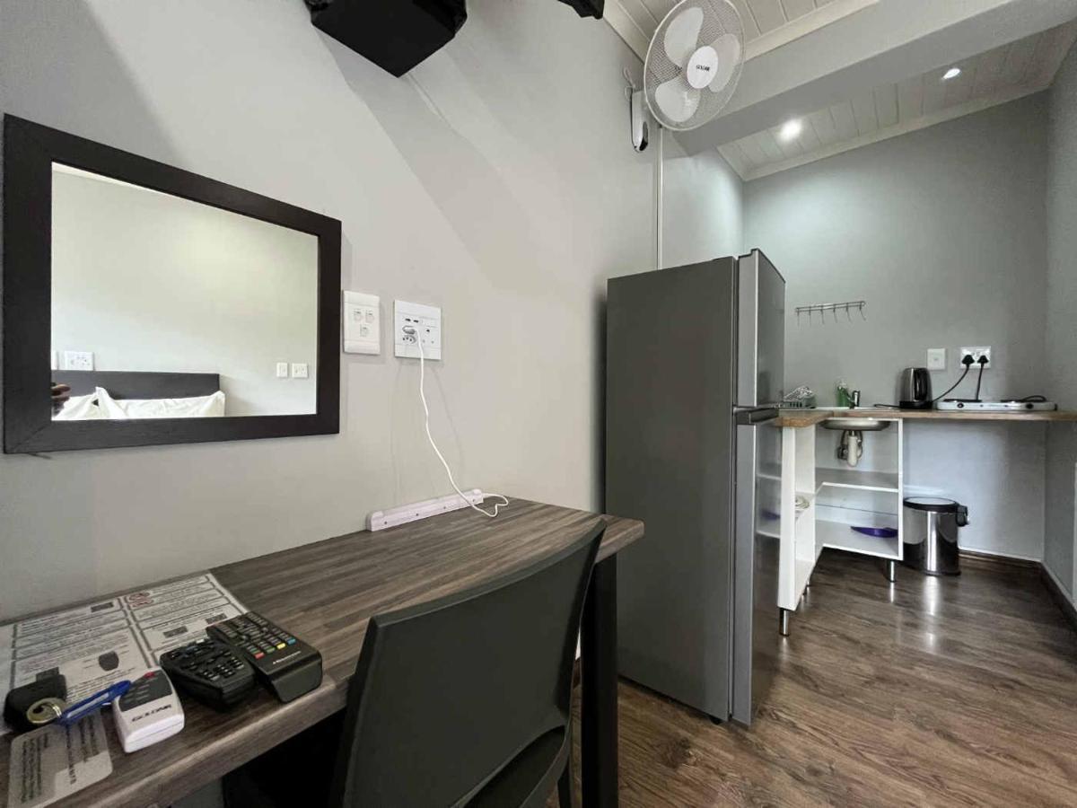 Halleria Self Catering Уайт-Ривер Экстерьер фото